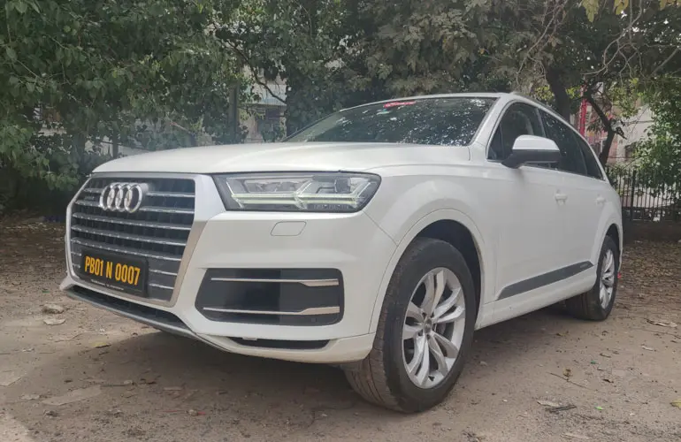 Audi Q7 Car