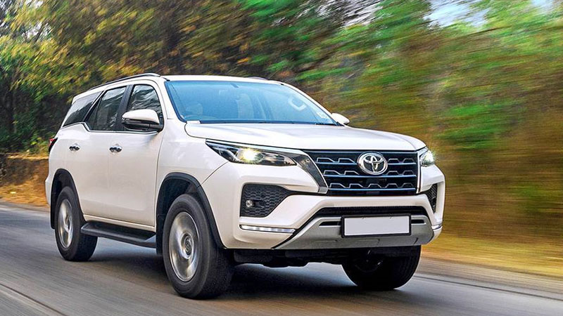 Toyota Fortuner 4×4 Automatic Self Drive Car Rental Service