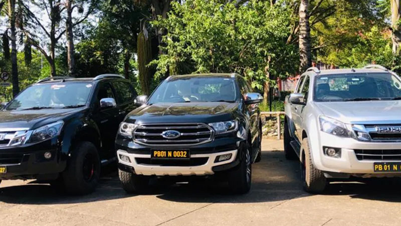 SUV 4×4 Luxury Self Drive Car